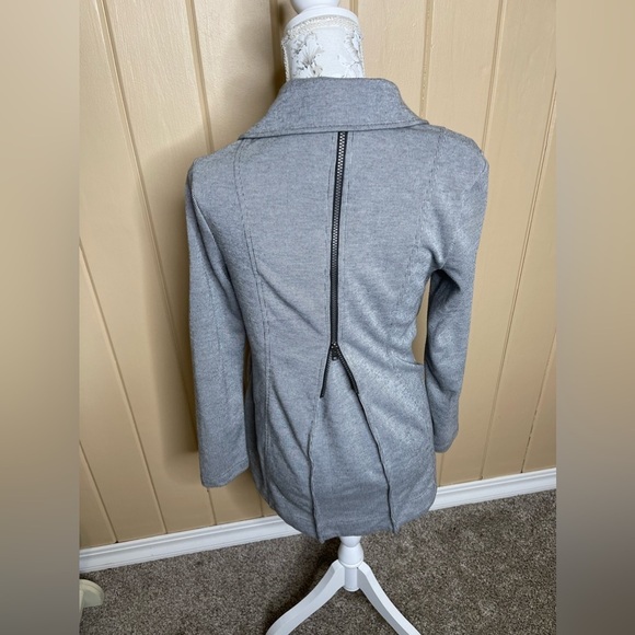 Cabi Knit Cardigan Zip Sweater Zip Accent Back Grey Black Size Small - Picture 3 of 6